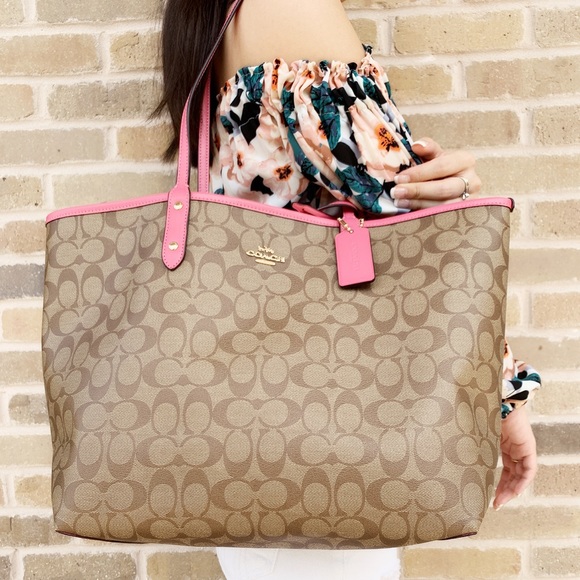 Coach Purse 2 in 1 large tote pink free pouch - Picture 3 of 3